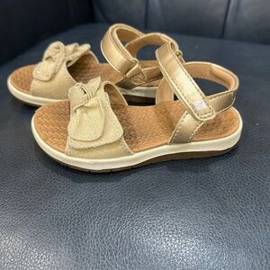 Toddler Sperry Gold/ beige sandals sz 7